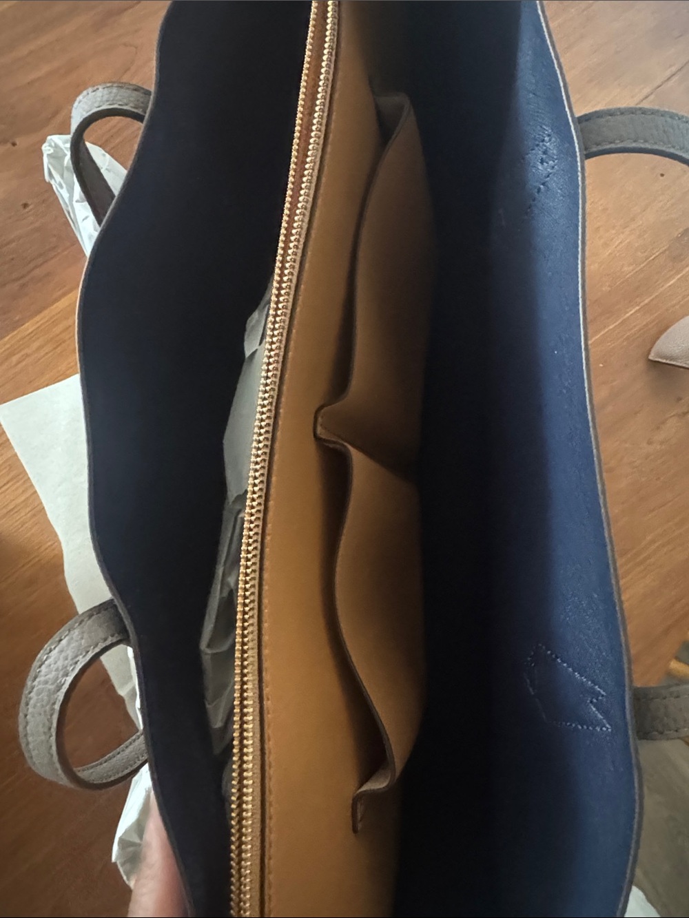 Brand NEW Tory Burch “Perry”Taupe Pebbled Leather Tote with Tan Charm - Picture 5 of 13